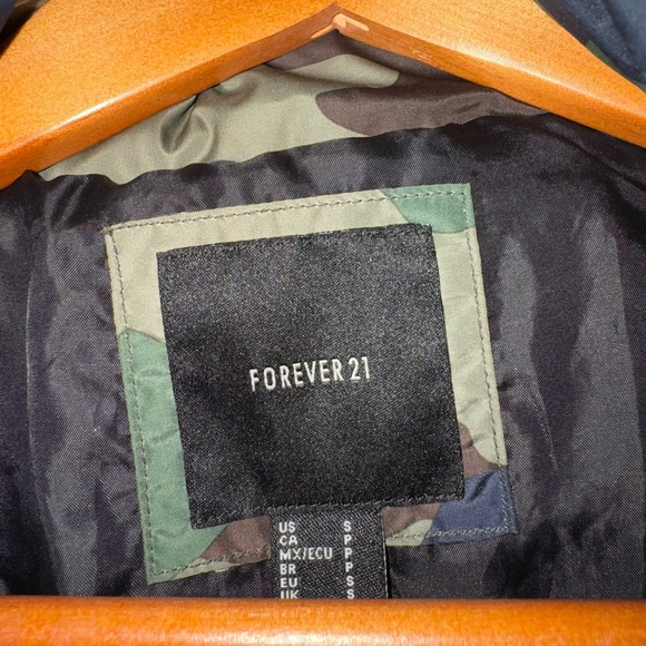 Forever 21 winter camo jacket - Picture 2 of 3
